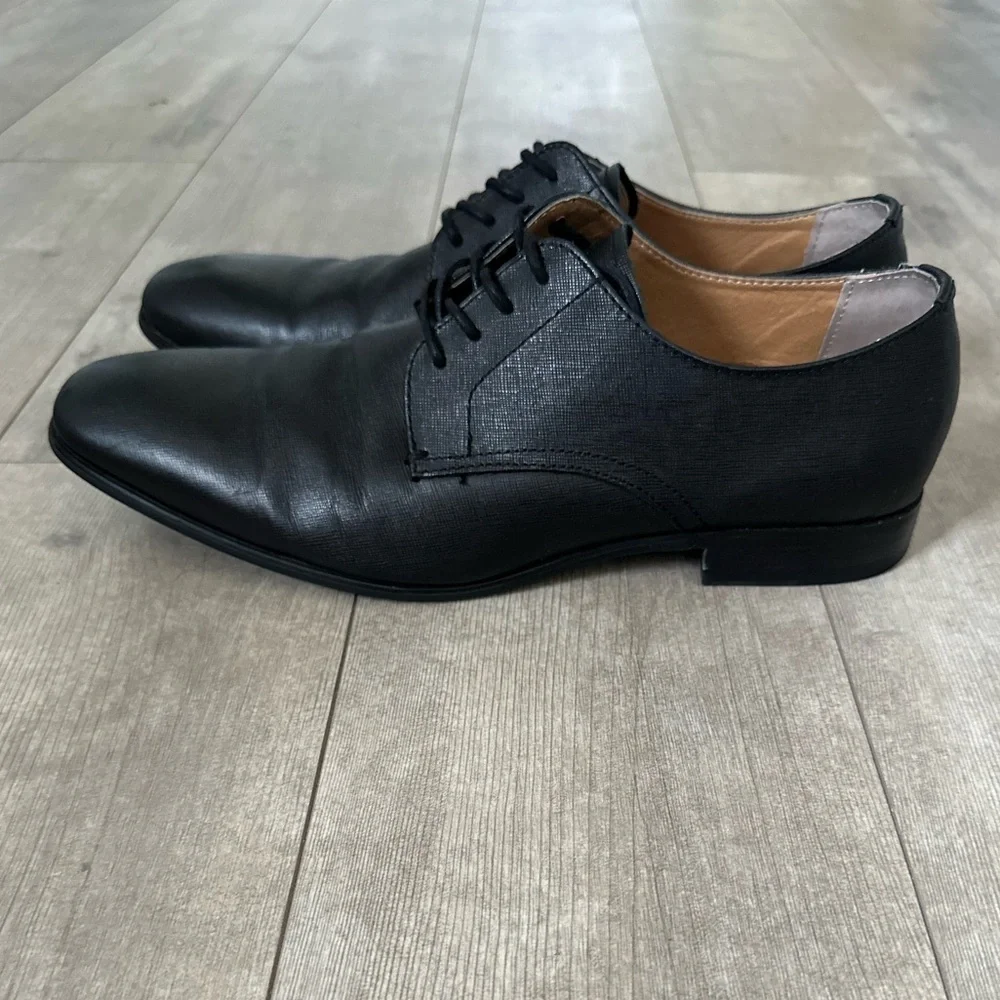 Express Oxford Leather Upper Dress Shoes Men’s Size 10  EUC
